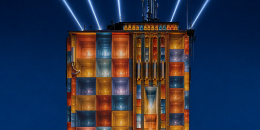 Projectie op toren in het kader van 25 jaar districten Projectie op toren in het kader van 25 jaar districten